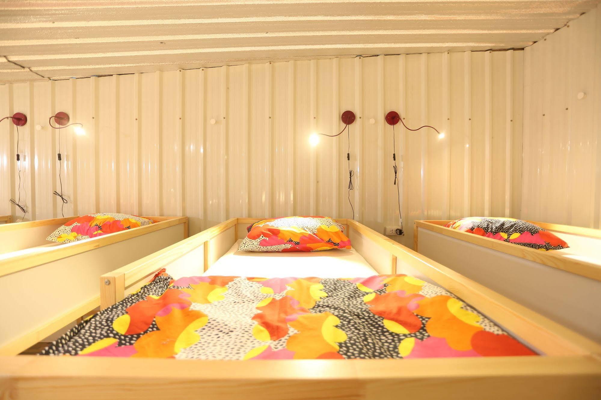 Blue Jasmine Hostel Бангкок Экстерьер фото