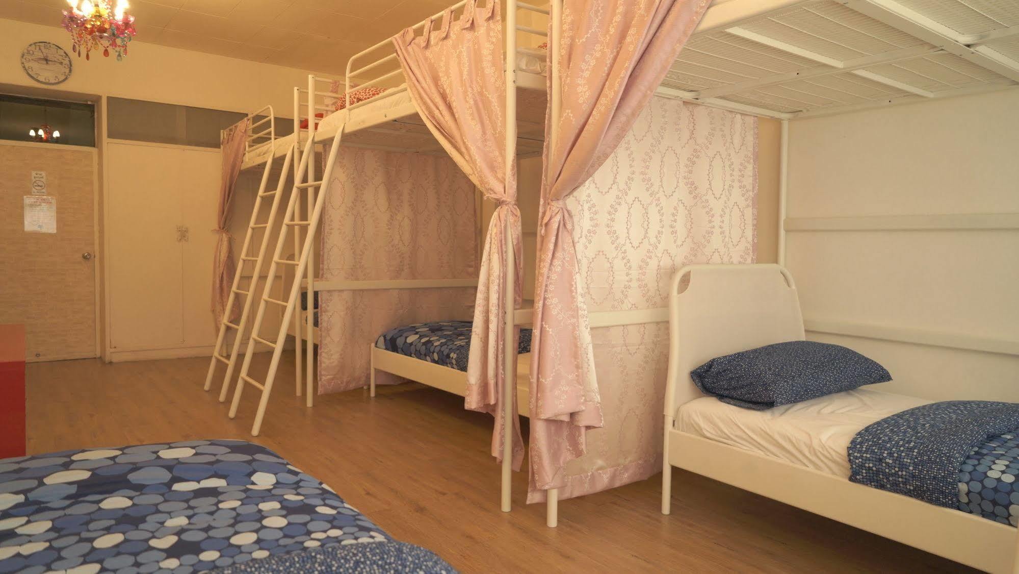 Blue Jasmine Hostel Бангкок Экстерьер фото